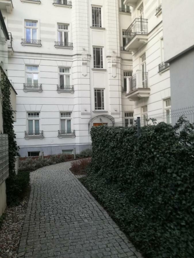 Hoza 50 With A Balcony In Close Center * Варшава